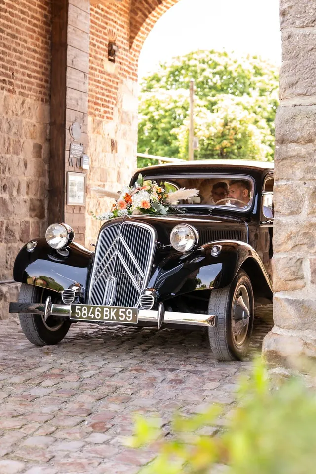 Photo de mariage Stu’Dee : voiture des mariés