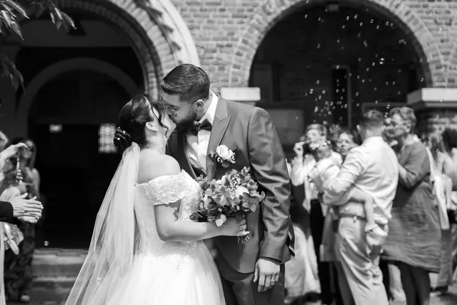 Photo de mariage Stu’Dee : sortie de cérémonie